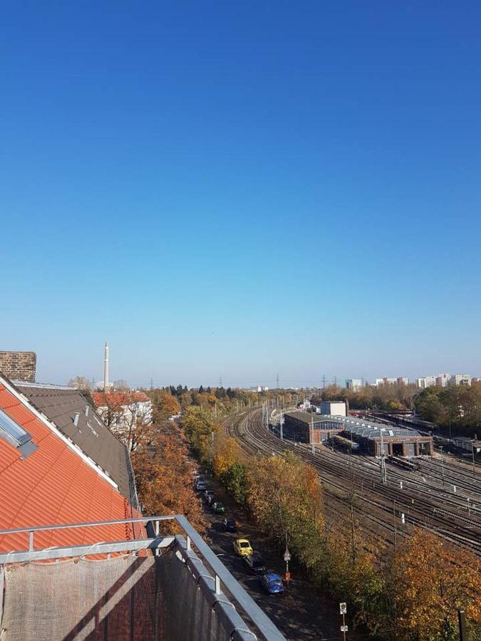 Helle Dachgeschosswohnung Fuer 8 Personen In Zentraler Lage Berlino Esterno foto