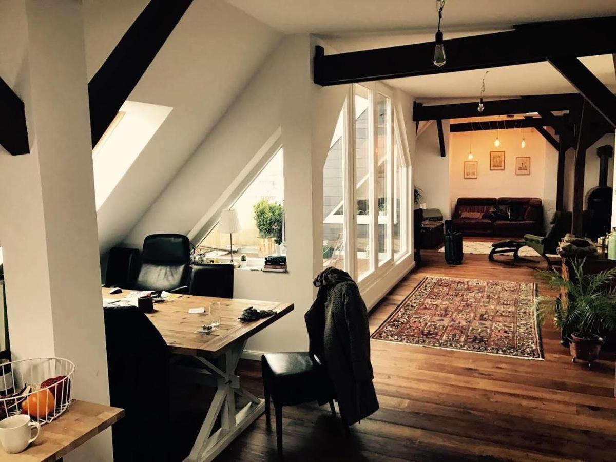 Helle Dachgeschosswohnung Fuer 8 Personen In Zentraler Lage Berlino Esterno foto